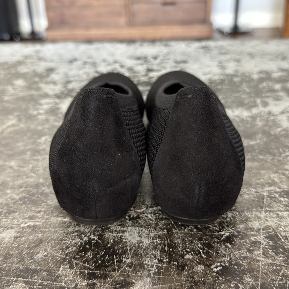 Eileen Fisher Black Suede/Mesh Hidden 1" Heel Ballet Flats Size 6.5 - Picture 3 of 5